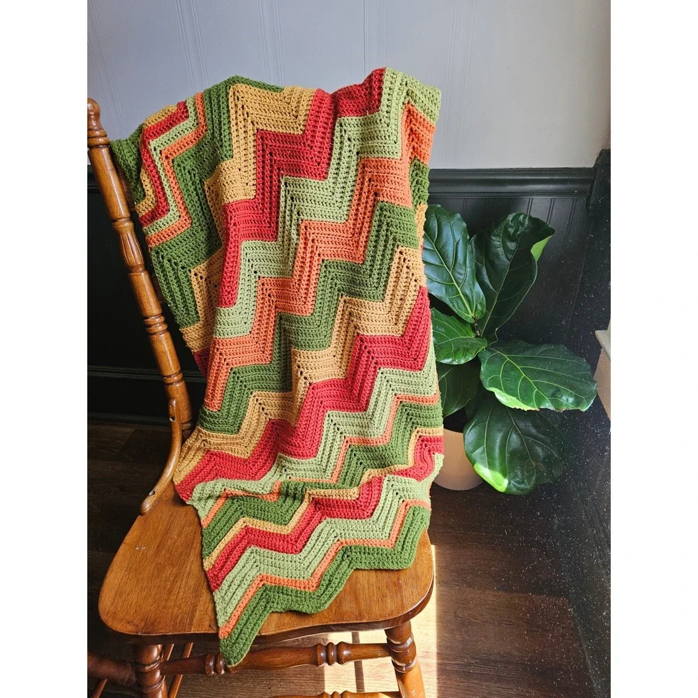 Vintage MCM 1960s 1970s Ripple ZigZag Chevron Afghan Granny Core Blanket Throw - Picture 1 of 7